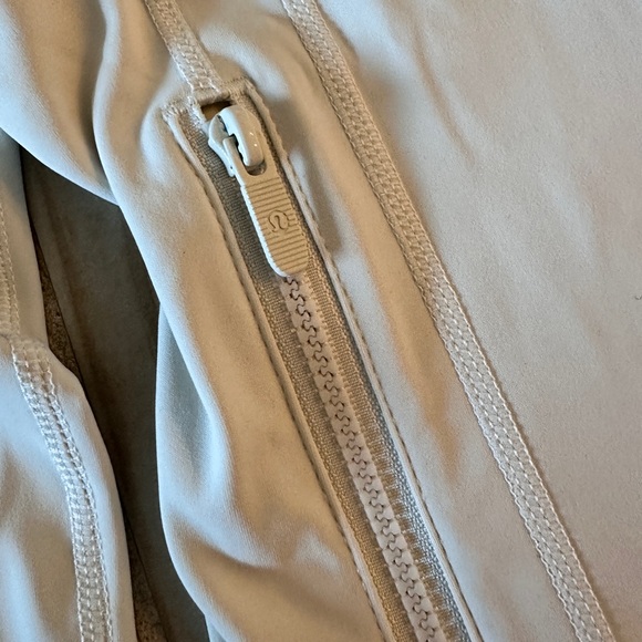 Lululemon Cream Slim Fit Zip-Up Athletic Jacket – Size 2 – NWT - Picture 5 of 6